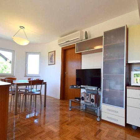 Apartment Mirela Malinska Εξωτερικό φωτογραφία