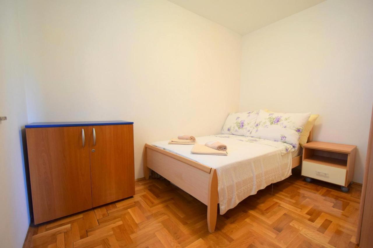 Apartment Mirela Malinska Εξωτερικό φωτογραφία
