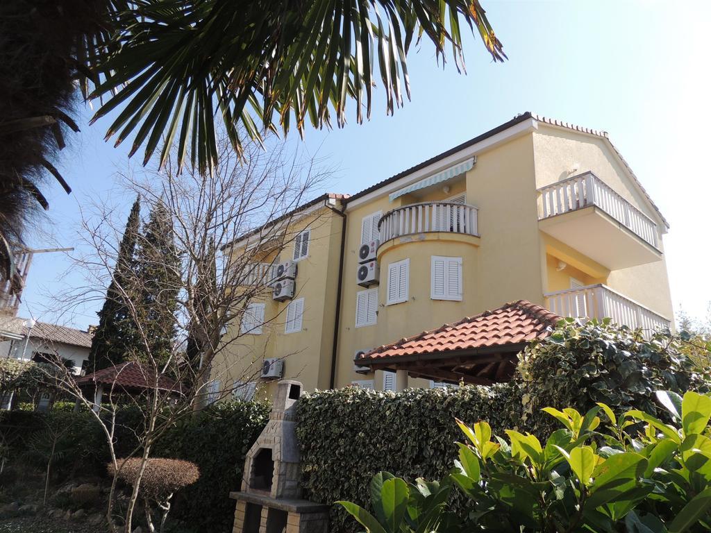 Apartment Mirela Malinska Εξωτερικό φωτογραφία